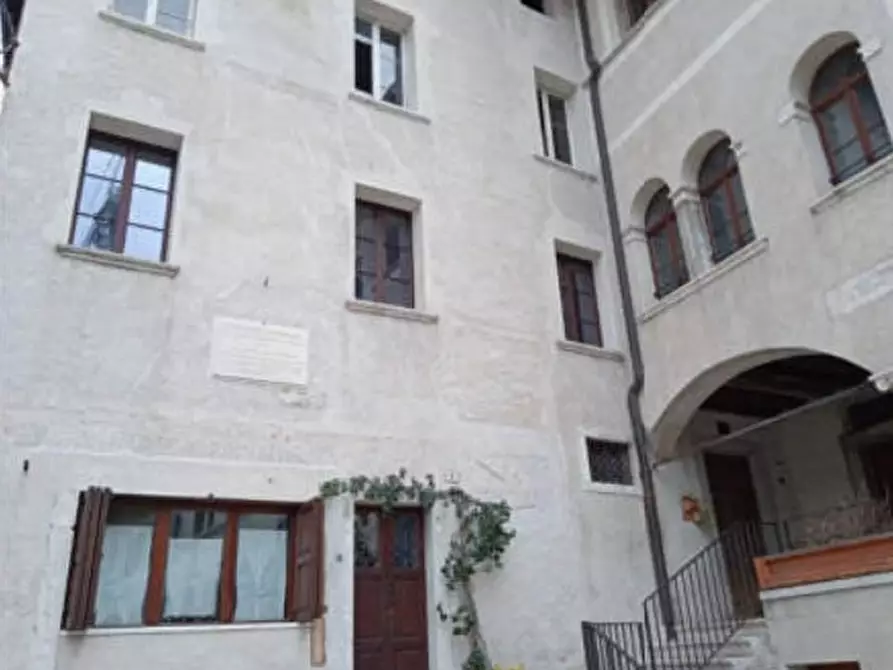 Immagine 3 di Appartamento in vendita  in Piazza Vittorio Emanuele n. 9/A, 32032 Feltre Belluno a Feltre
