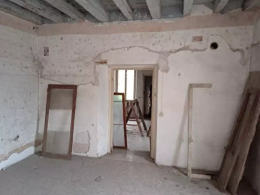Immagine 6 di Appartamento in vendita  in Piazza Vittorio Emanuele n. 9/A, 32032 Feltre Belluno a Feltre
