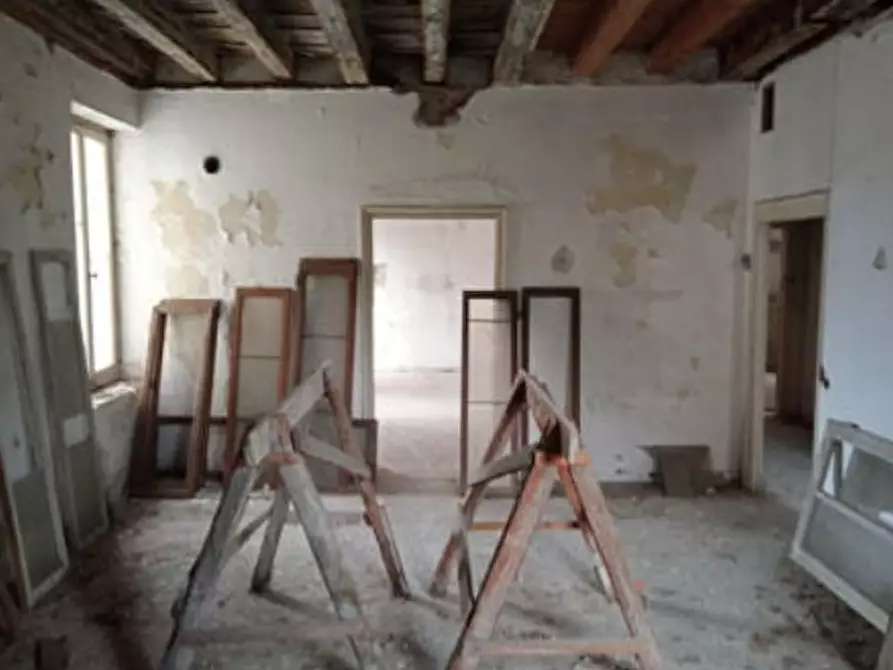Immagine 10 di Appartamento in vendita  in Piazza Vittorio Emanuele n. 9/A, 32032 Feltre Belluno a Feltre