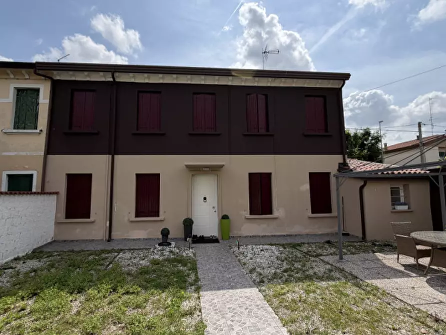 Immagine 1 di Casa indipendente in vendita  in Padova Via Zanon 56 a Padova