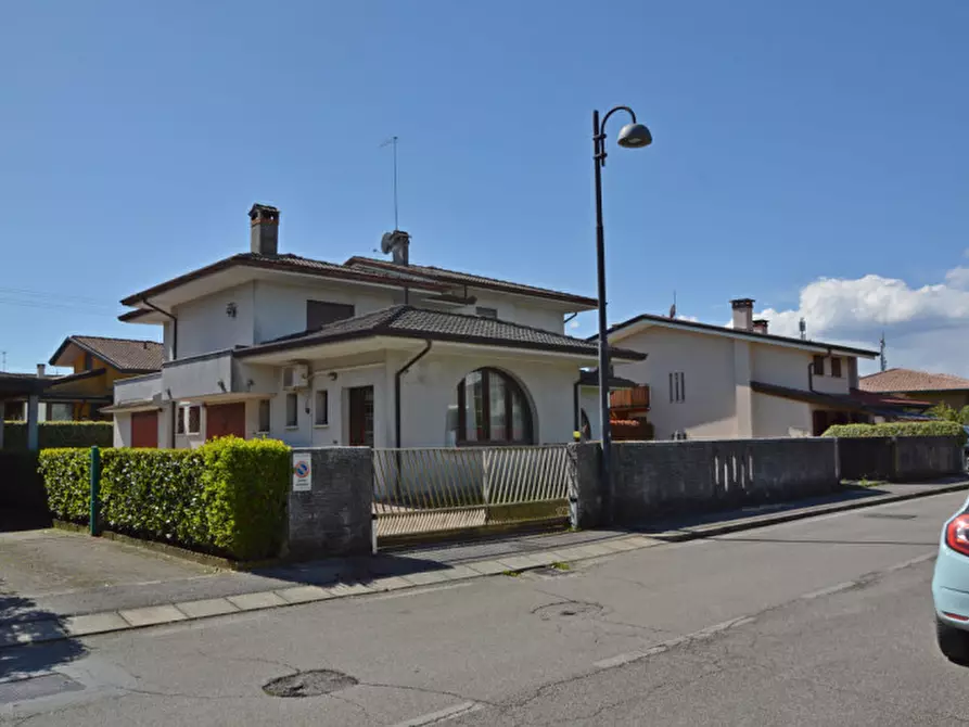 Immagine 2 di Casa indipendente in vendita  in Via Giacomo Leopardi 7 tombolo a Tombolo