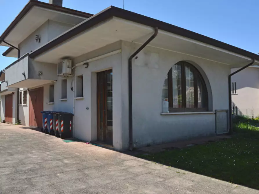 Immagine 4 di Casa indipendente in vendita  in Via Giacomo Leopardi 7 tombolo a Tombolo