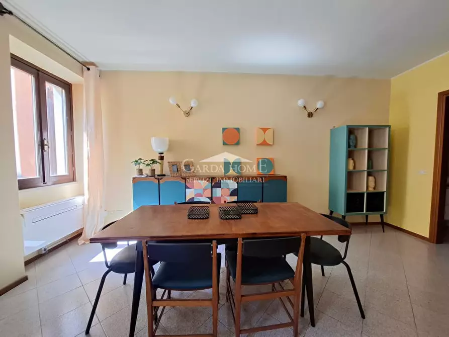 Immagine 1 di Appartamento in vendita  in Piazza Matteotti a Desenzano Del Garda
