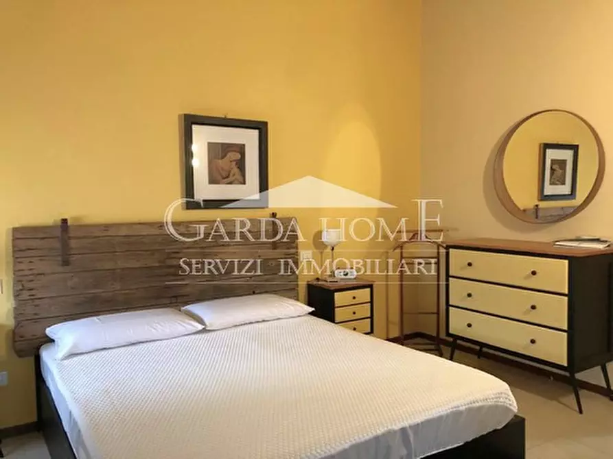 Immagine 25 di Appartamento in vendita  in Piazza Matteotti a Desenzano Del Garda
