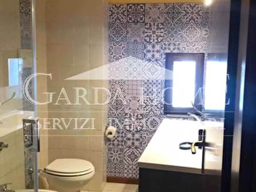 Immagine 35 di Appartamento in vendita  in Piazza Matteotti a Desenzano Del Garda