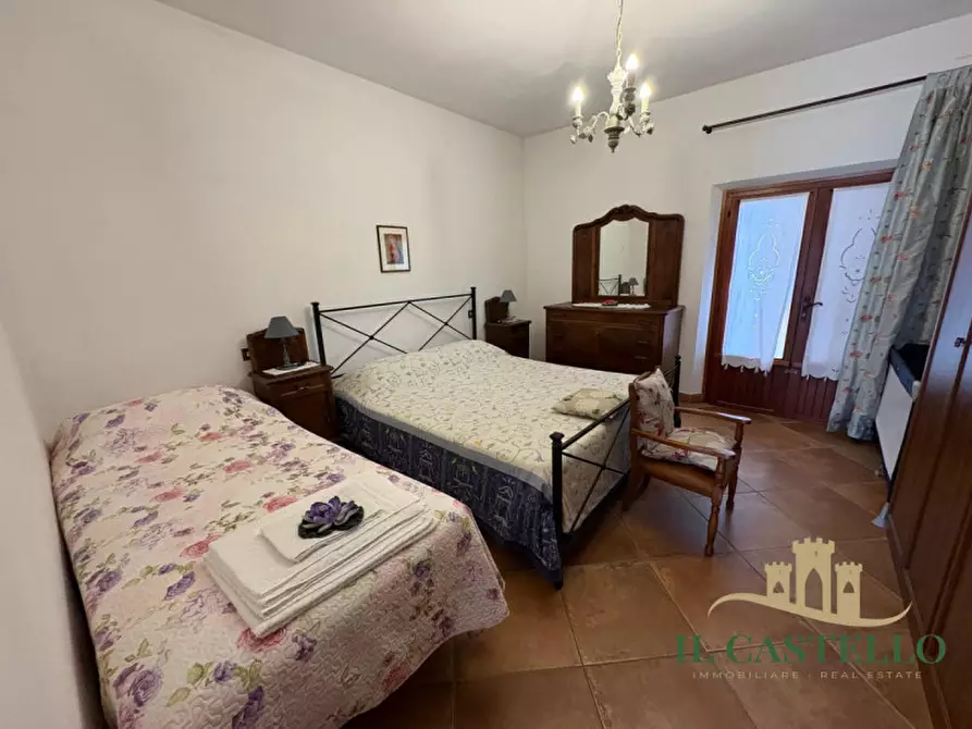 Immagine 8 di Agriturismo in vendita  a Castiglione Del Lago