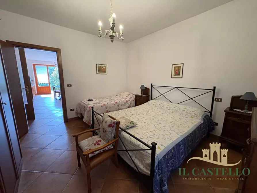 Immagine 9 di Agriturismo in vendita  a Castiglione Del Lago