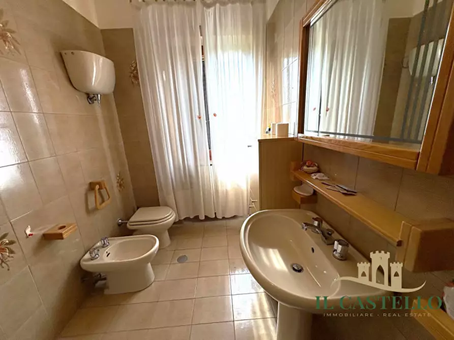 Immagine 31 di Agriturismo in vendita  a Castiglione Del Lago