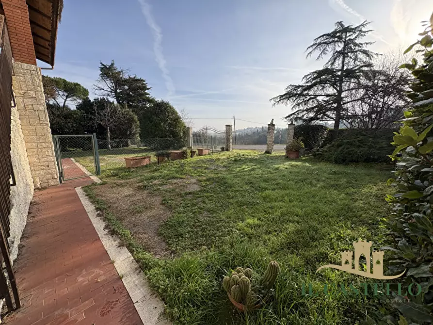 Immagine 37 di Agriturismo in vendita  a Castiglione Del Lago