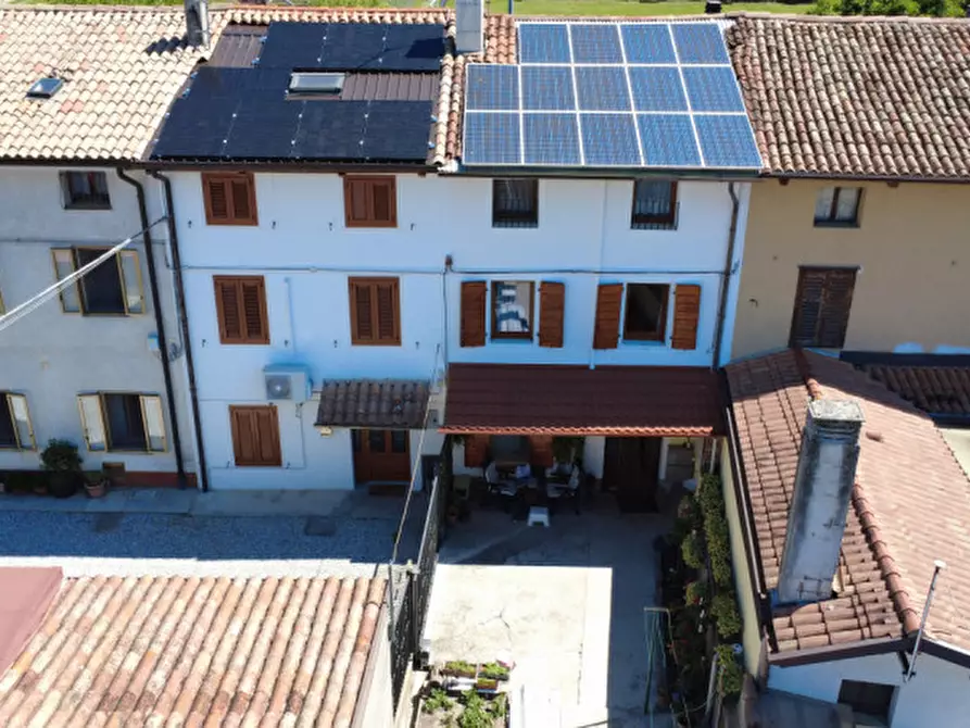 Immagine 1 di Villetta a schiera in vendita  in VIA BRAZZANO a Cormons