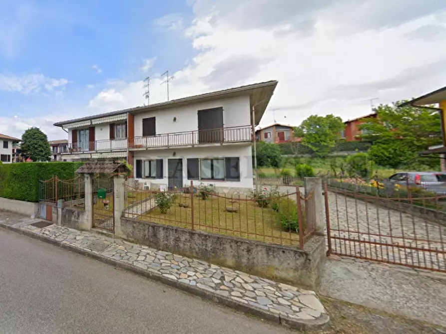 Immagine 1 di Villa in vendita  in via Giacomo Brodolini n° 7 a Casteggio