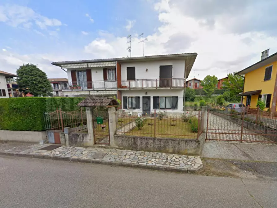 Immagine 2 di Villa in vendita  in via Giacomo Brodolini n° 7 a Casteggio