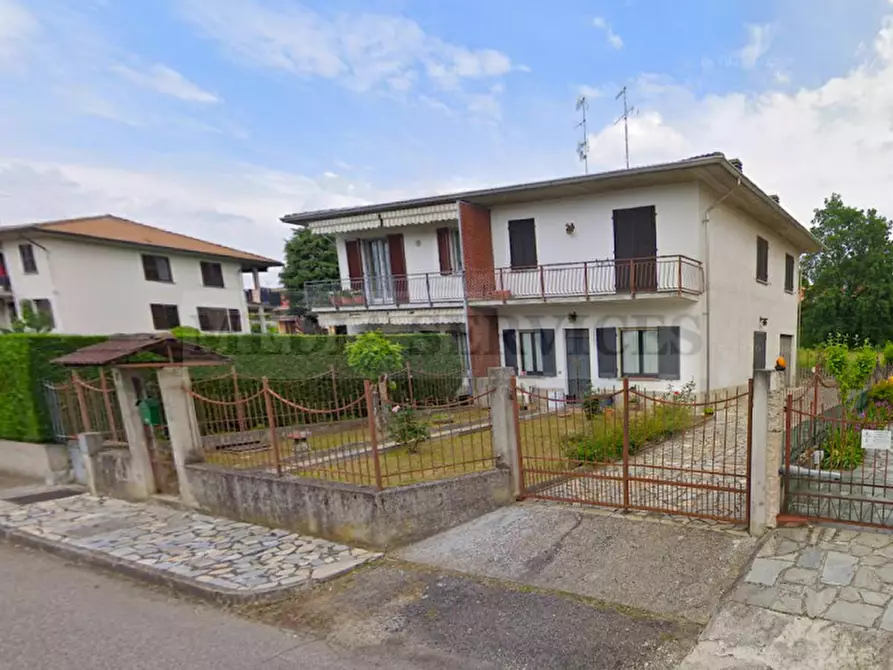 Immagine 3 di Villa in vendita  in via Giacomo Brodolini n° 7 a Casteggio