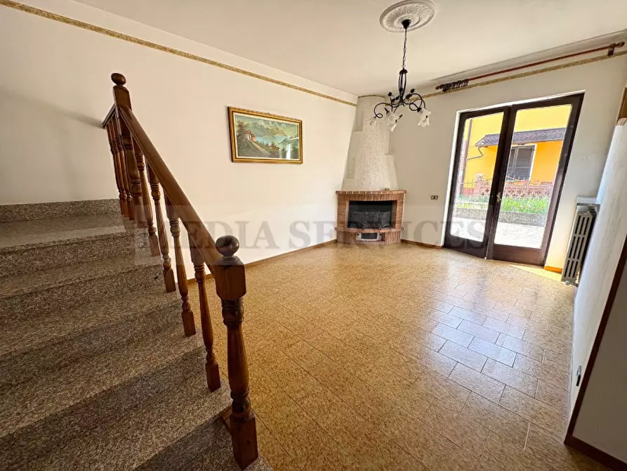 Immagine 6 di Villa in vendita  in via Giacomo Brodolini n° 7 a Casteggio