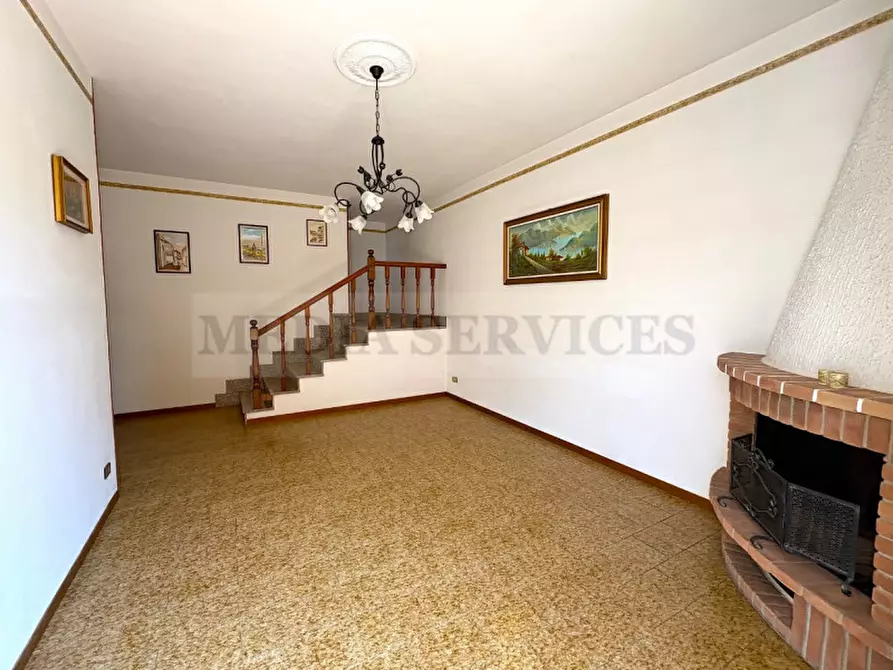 Immagine 7 di Villa in vendita  in via Giacomo Brodolini n° 7 a Casteggio