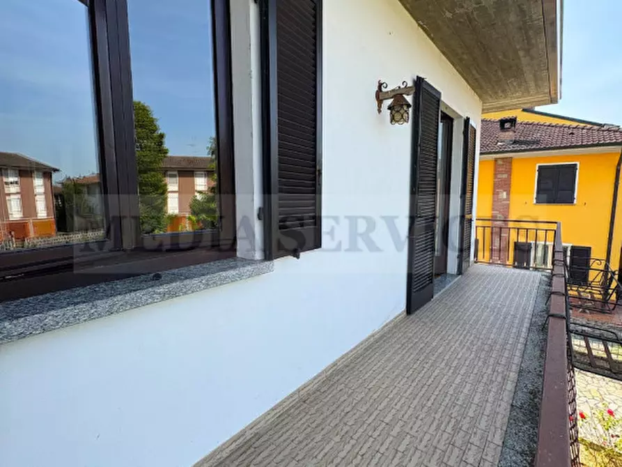 Immagine 16 di Villa in vendita  in via Giacomo Brodolini n° 7 a Casteggio