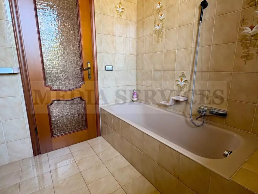 Immagine 21 di Villa in vendita  in via Giacomo Brodolini n° 7 a Casteggio