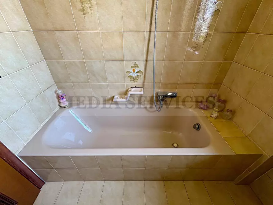Immagine 22 di Villa in vendita  in via Giacomo Brodolini n° 7 a Casteggio