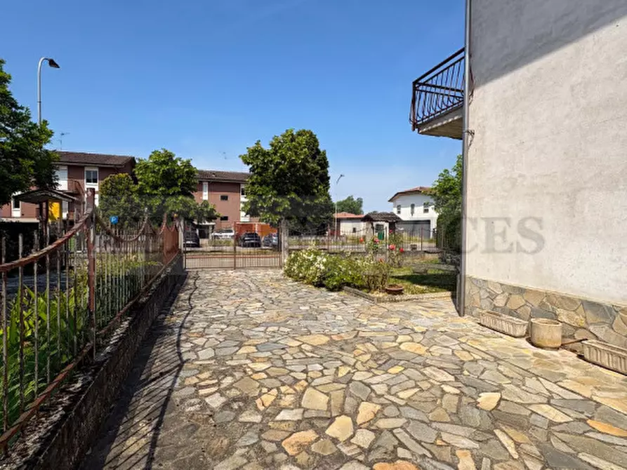 Immagine 38 di Villa in vendita  in via Giacomo Brodolini n° 7 a Casteggio