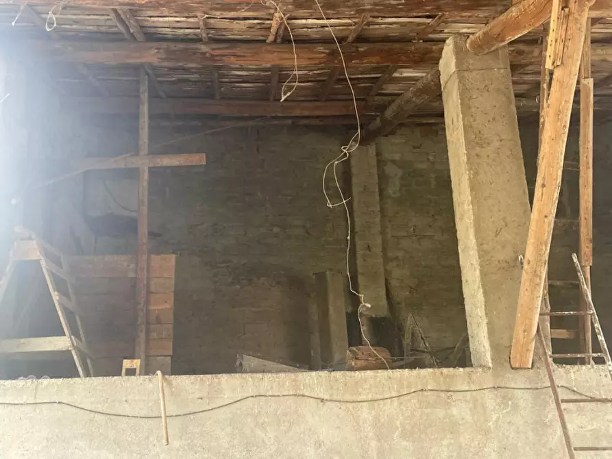 Immagine 7 di Rustico / casale in vendita  in via duca degli abruzzi 126 a Villafranca Di Verona