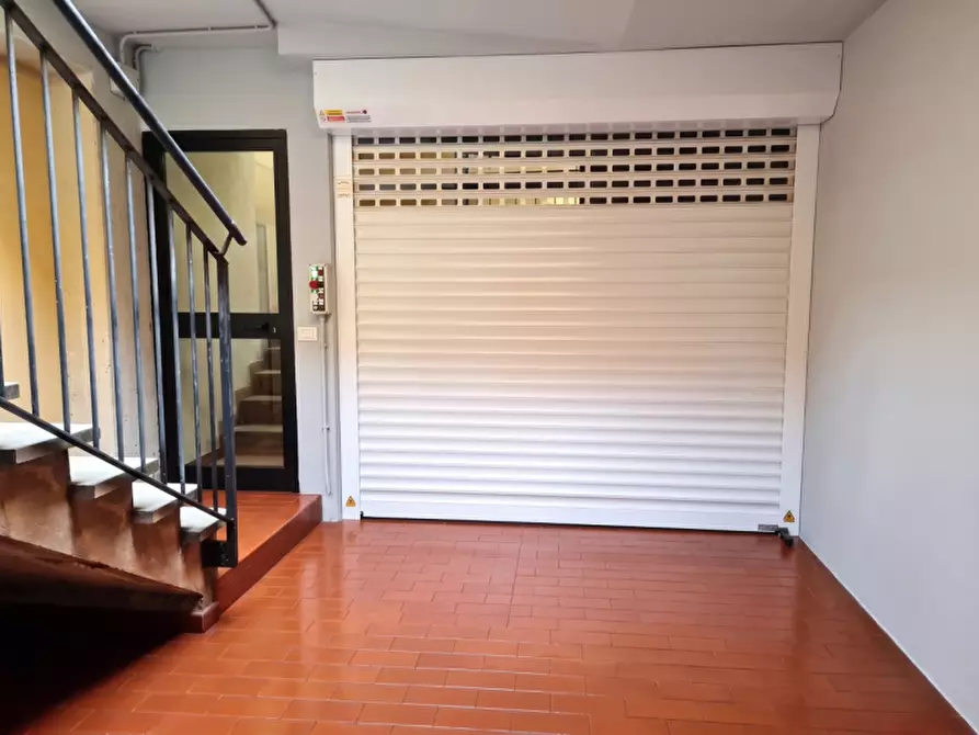 Immagine 4 di Garage in vendita  in via Paglia Corta a Bologna