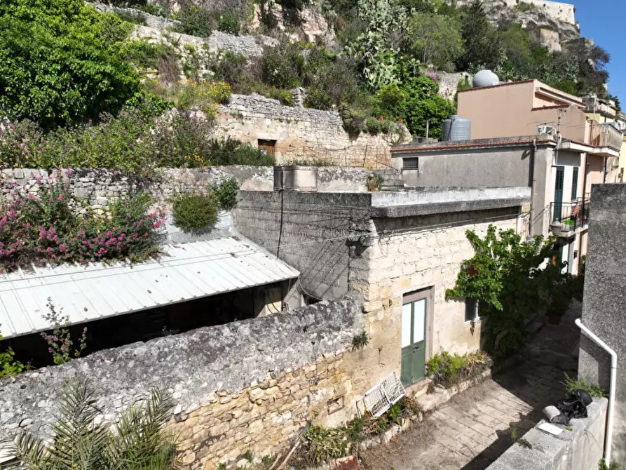 Immagine 2 di Casa indipendente in vendita  a Modica