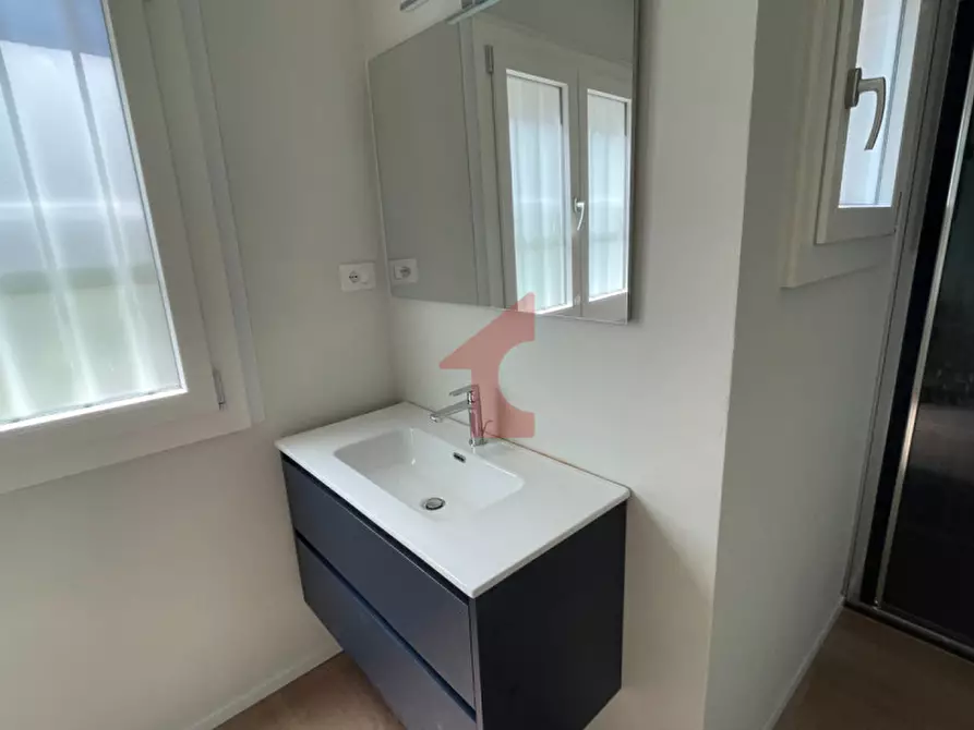 Immagine 13 di Appartamento in affitto  in Via Farini a Parma