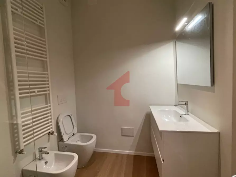 Immagine 32 di Appartamento in affitto  in Via Farini a Parma