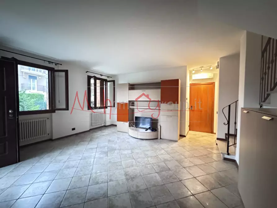 Immagine 1 di Casa indipendente in affitto  in Via Bartolomeo Colleoni a Padova