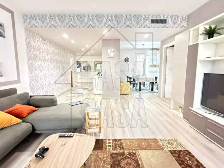 Immagine 1 di Appartamento in vendita  in Via Giacomo Puccini a Abano Terme
