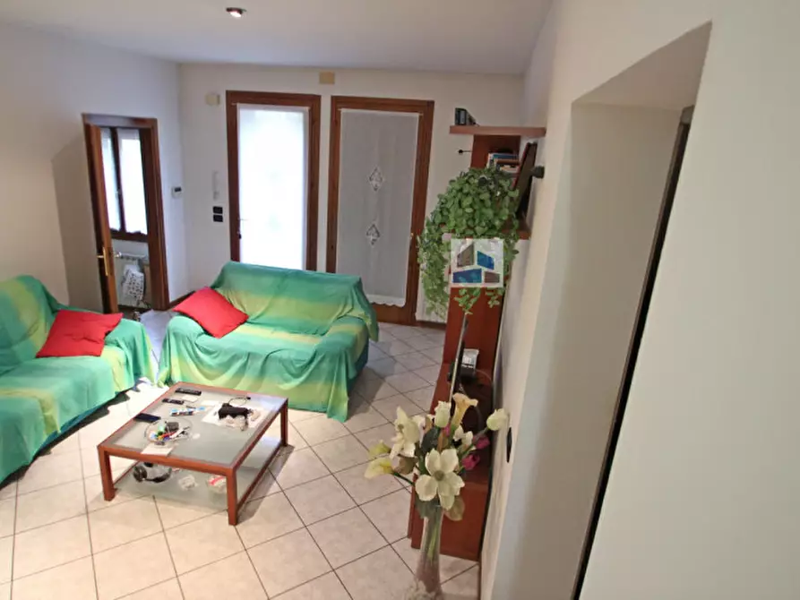 Immagine 2 di Appartamento in vendita  in via camillo benso di cavour a Santa Maria Di Sala