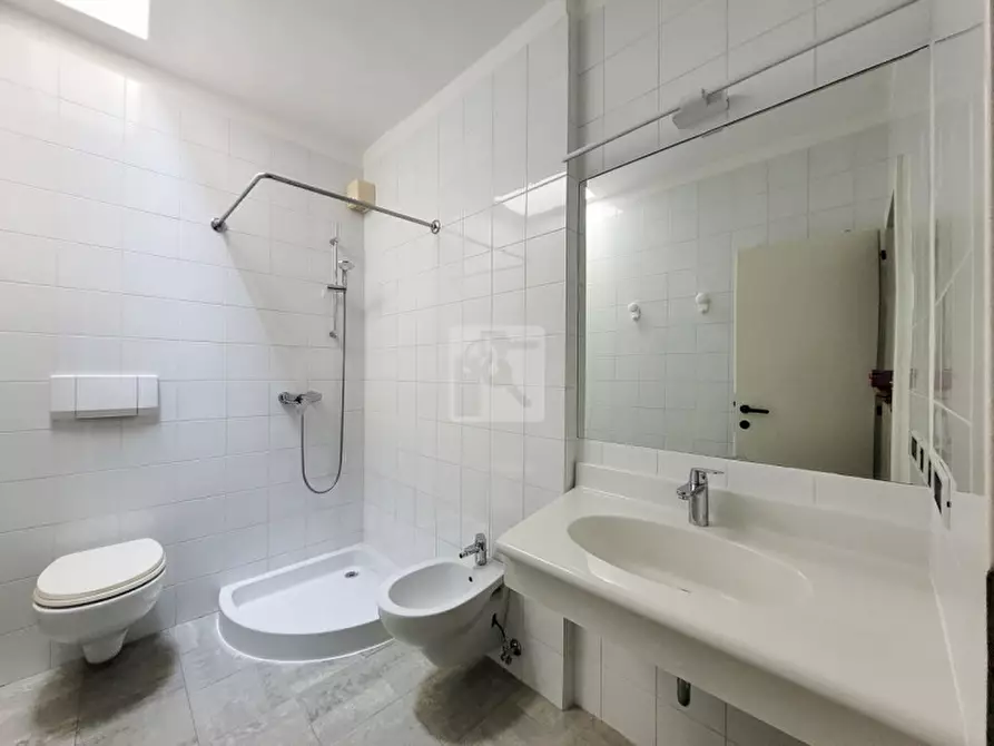 Immagine 19 di Appartamento in vendita  in Via Roma a Riva Del Garda