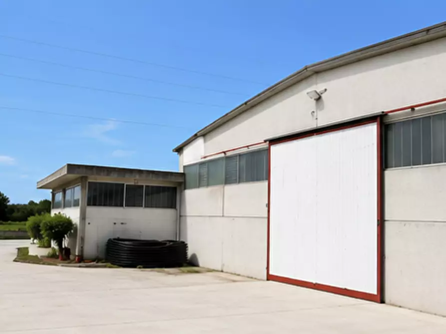 Immagine 6 di Capannone industriale in vendita  in Via Fontanelle a Castelnuovo Del Garda