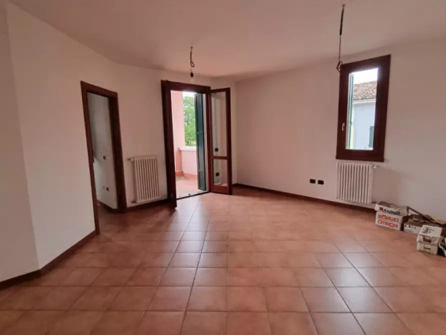Immagine 1 di Appartamento in vendita  in via Roma a Rolo