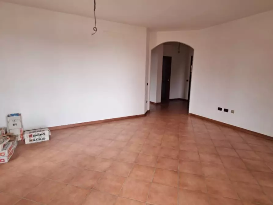 Immagine 2 di Appartamento in vendita  in via Roma a Rolo