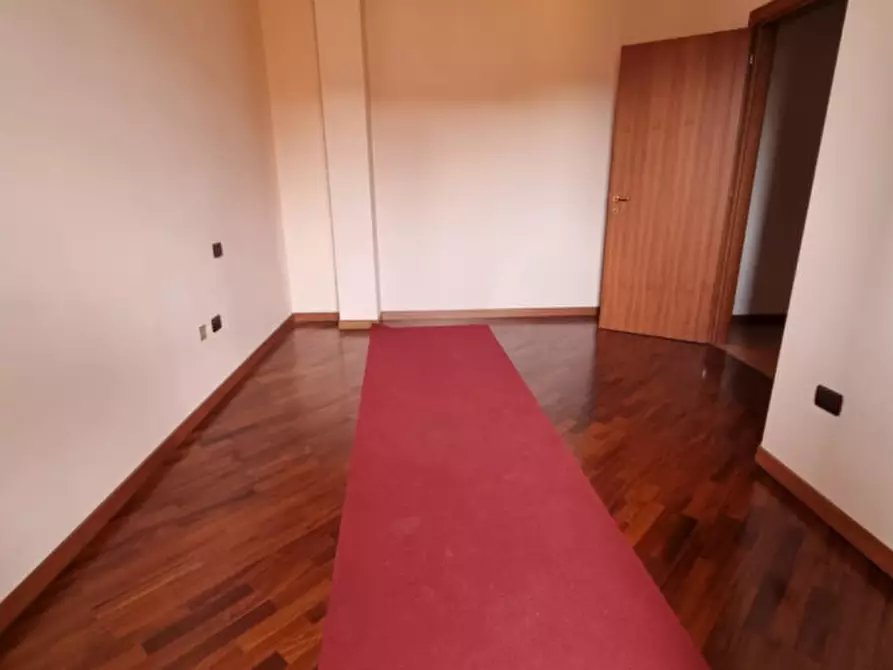 Immagine 10 di Appartamento in vendita  in via Roma a Rolo