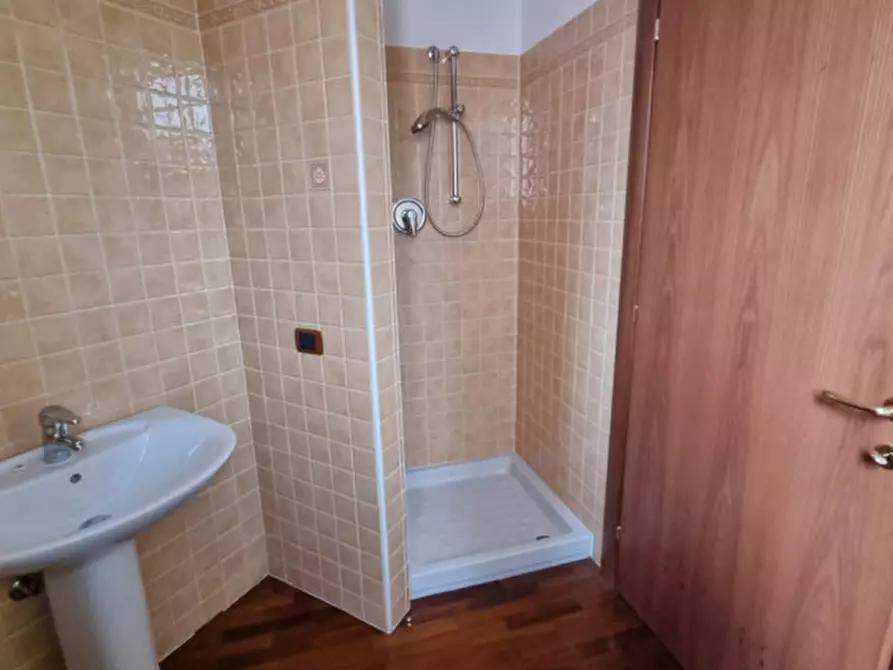 Immagine 11 di Appartamento in vendita  in via Roma a Rolo