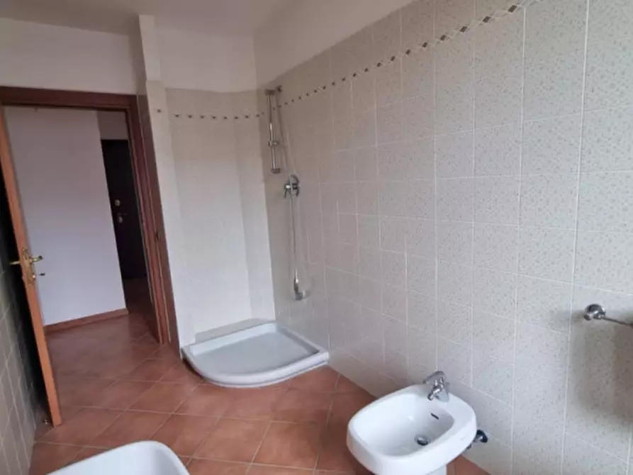 Immagine 12 di Appartamento in vendita  in via Roma a Rolo