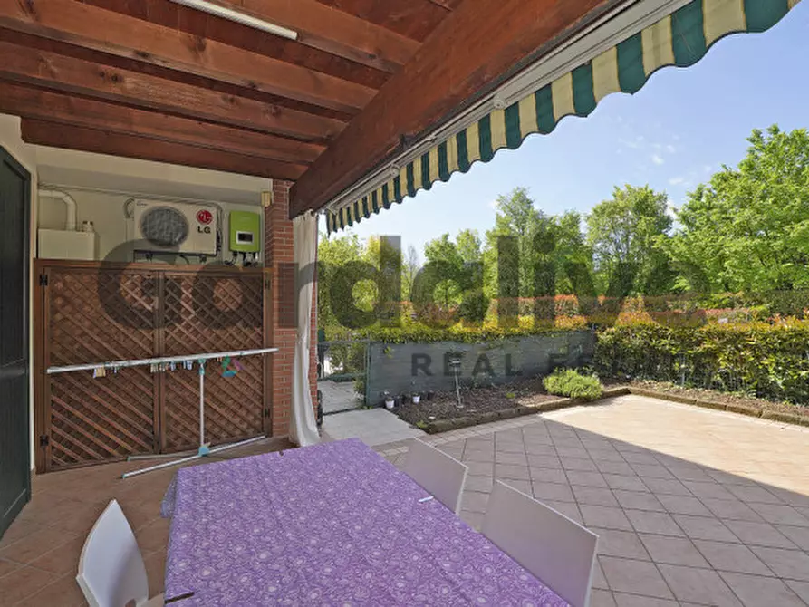 Immagine 2 di Appartamento in vendita  in Via Papa Paolo VI a Desenzano Del Garda