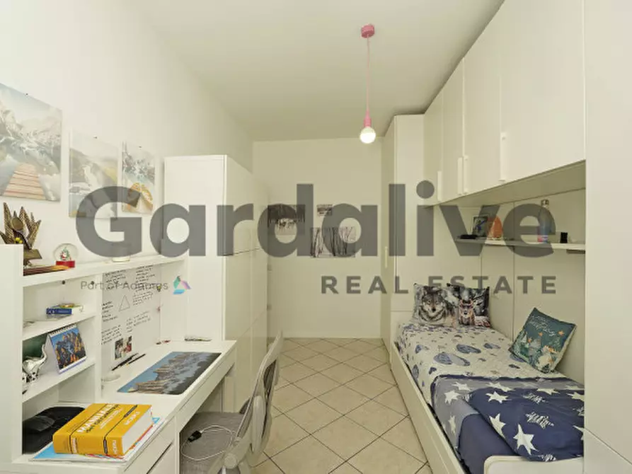 Immagine 25 di Appartamento in vendita  in Via Papa Paolo VI a Desenzano Del Garda