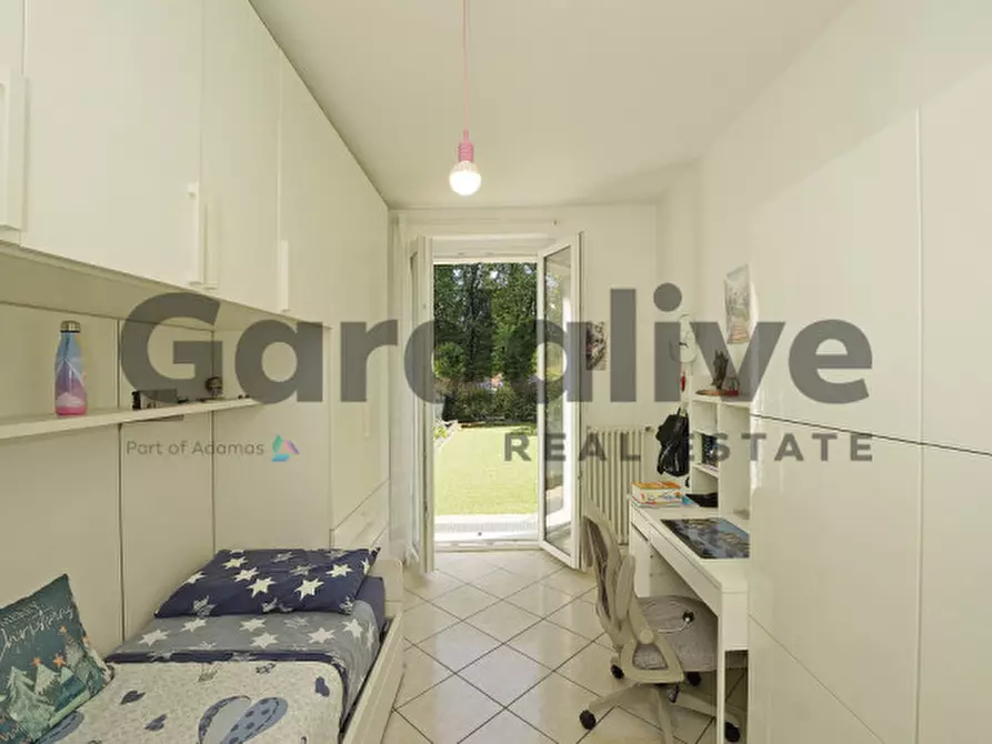 Immagine 26 di Appartamento in vendita  in Via Papa Paolo VI a Desenzano Del Garda