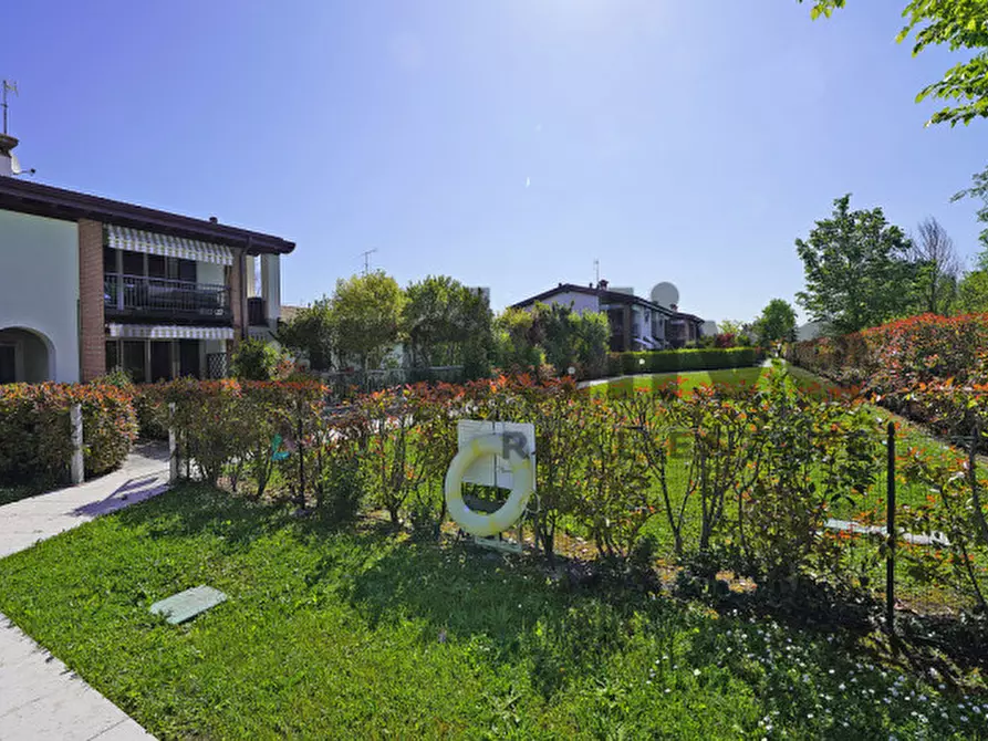 Immagine 33 di Appartamento in vendita  in Via Papa Paolo VI a Desenzano Del Garda