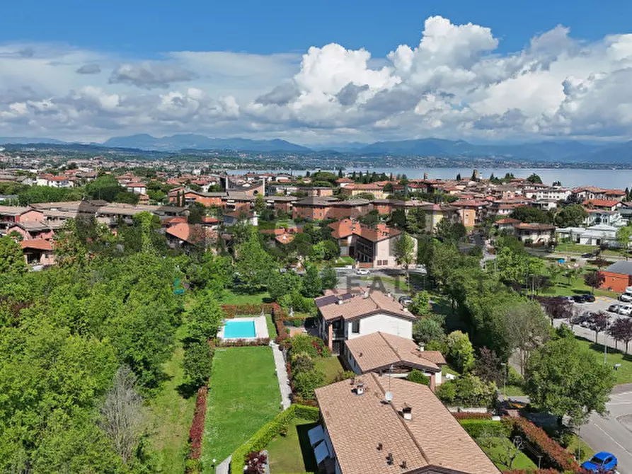 Immagine 43 di Appartamento in vendita  in Via Papa Paolo VI a Desenzano Del Garda