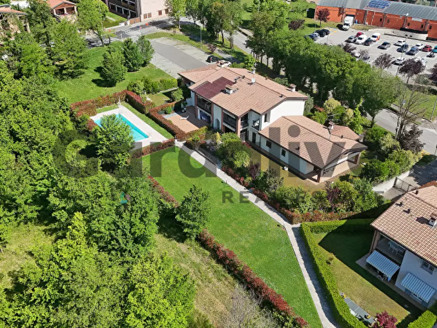 Immagine 45 di Appartamento in vendita  in Via Papa Paolo VI a Desenzano Del Garda