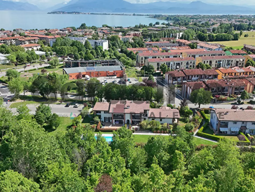 Immagine 54 di Appartamento in vendita  in Via Papa Paolo VI a Desenzano Del Garda