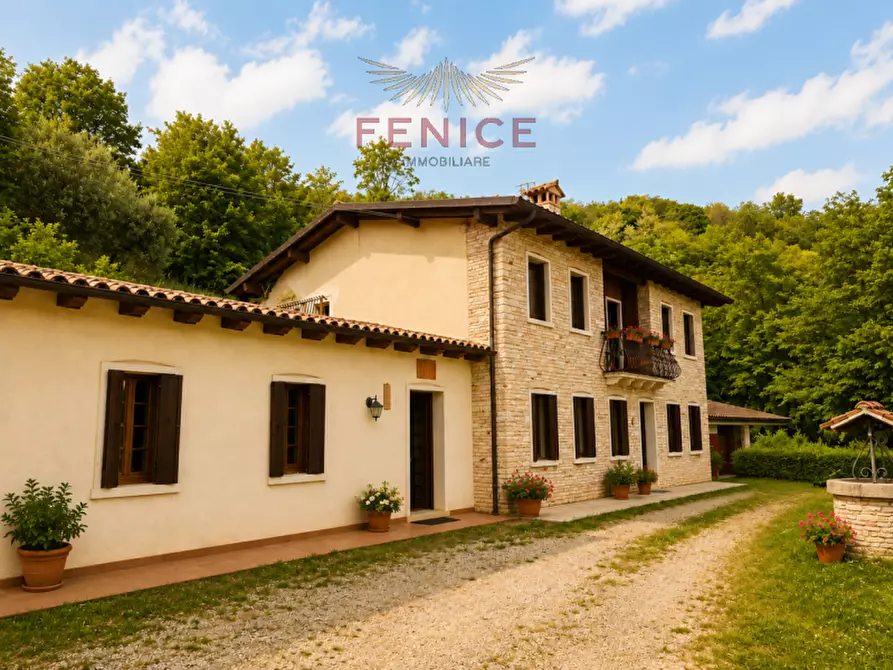 Immagine 2 di Villa in vendita  in Via Giardin a Possagno