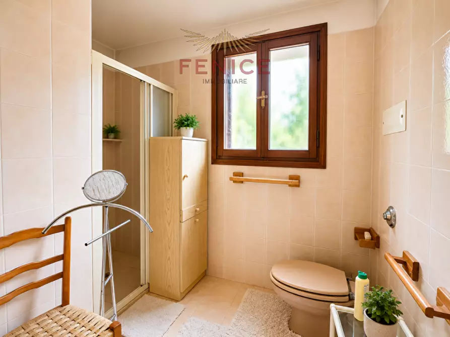 Immagine 17 di Villa in vendita  in Via Giardin a Possagno