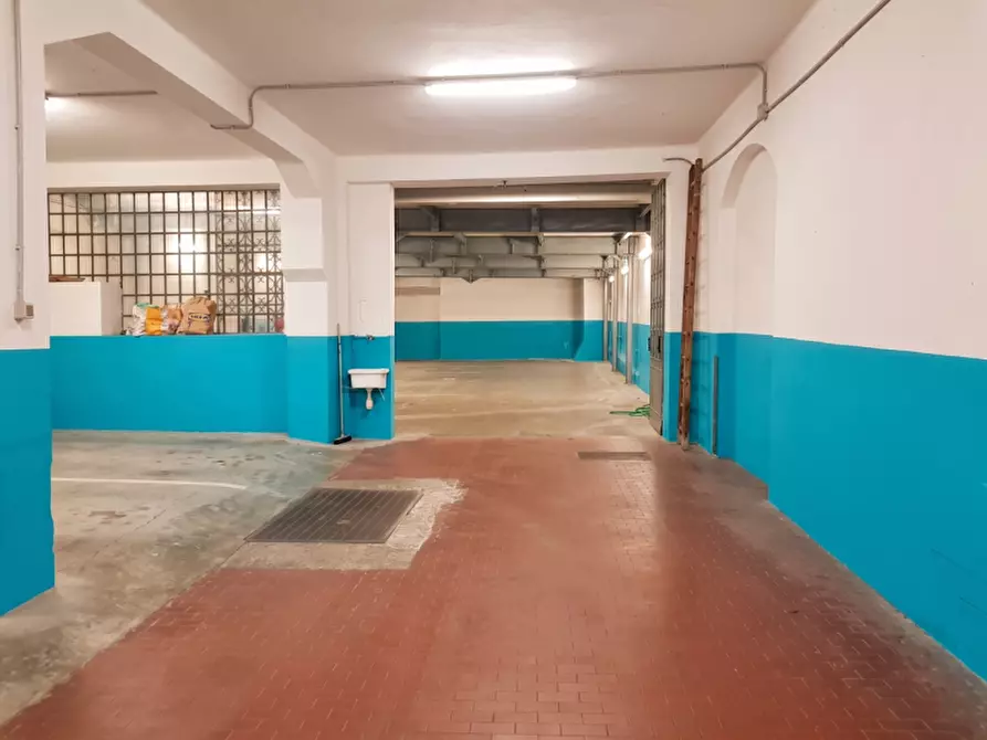 Immagine 4 di Garage in vendita  in Via del Borgo di San Pietro a Bologna