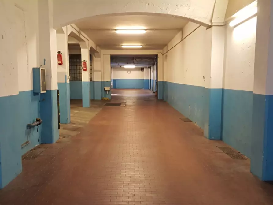 Immagine 6 di Garage in vendita  in Via del Borgo di San Pietro a Bologna