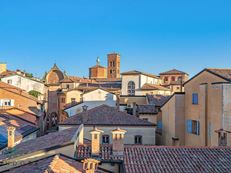 Immagine 1 di Appartamento in vendita  in Via Castiglione a Bologna